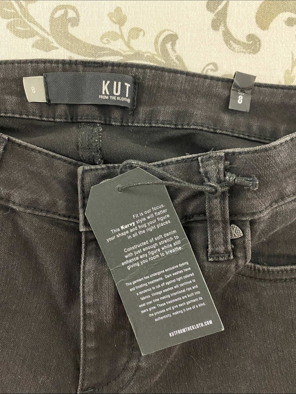 Kut from the Kloth Kurvy Diana Skinny - Picture 9 of 12